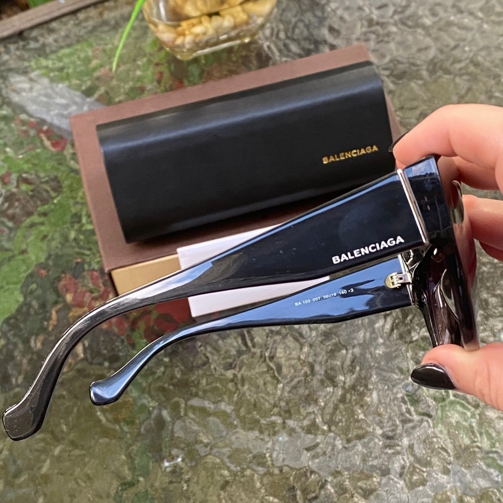 Balenciaga Black Logo Sunglasses - Picture 7 of 16